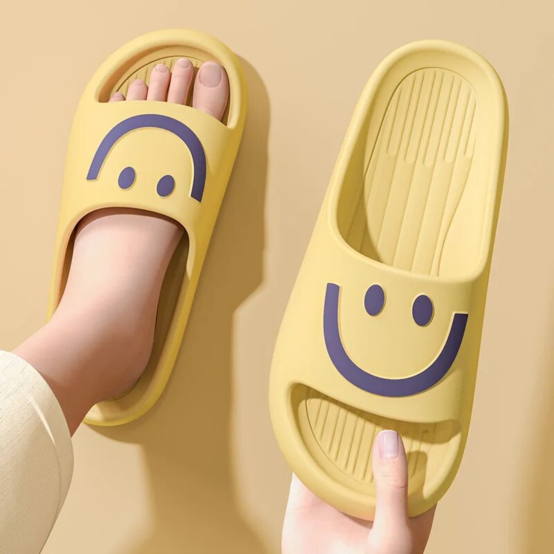 Women'S Shoes And Accessories - Chinelos Nuvem com Rosto Sorridente para