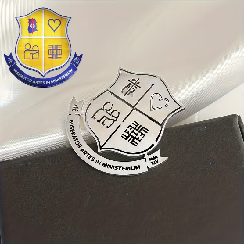 Broche com logotipo personaliz - Women Accessories Logo avaliação e preço